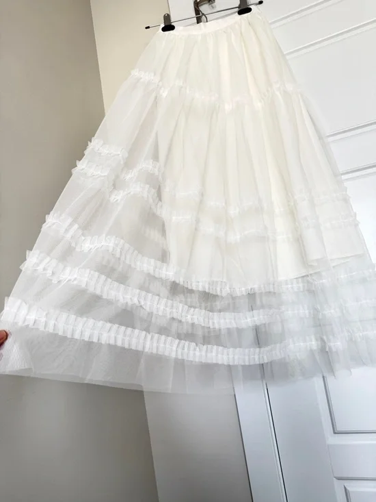 brand new Women's White Tiered Tulle Maxi Skirt - Picture 2 of 6